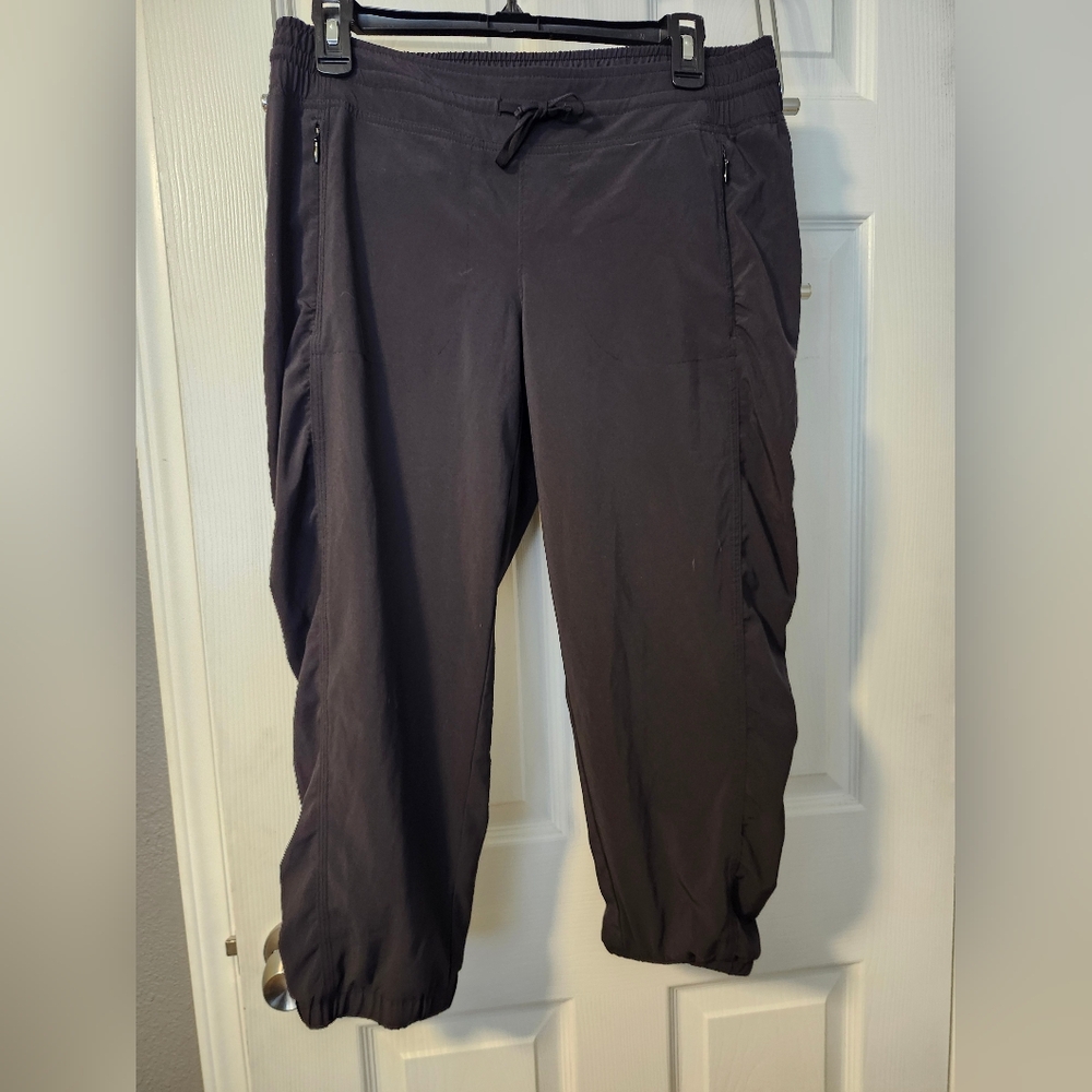 Black Athleta Crop Jogger Pants